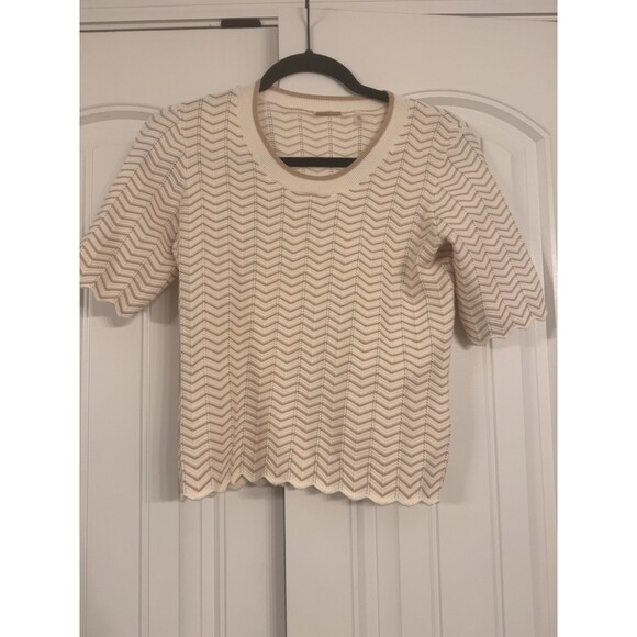 Tahari Sweaters - Ellie Tahari Women's, Zig Zag Beige And Cream Sweater, Short Sleeve, Small, EUC